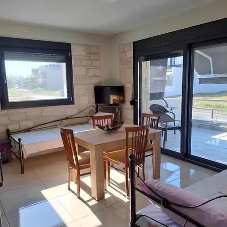 Elizabeth View Apartment