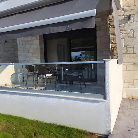 Elizabeth View Flogita